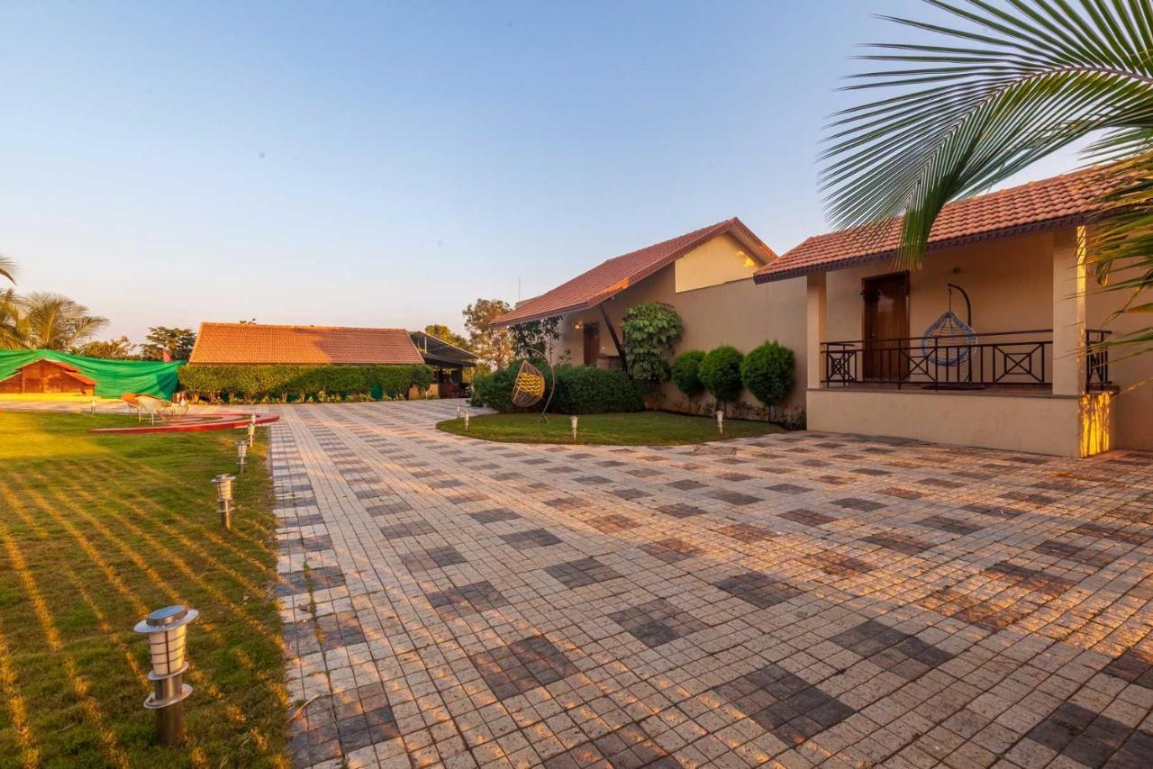 Luna Villa By Stayvista - Lakeside Charm With Terrace, Lush Lawn & Modern Decor Nashik Exterior photo
