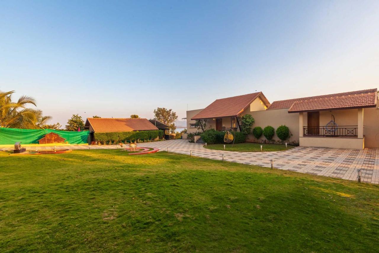 Luna Villa By Stayvista - Lakeside Charm With Terrace, Lush Lawn & Modern Decor Nashik Exterior photo